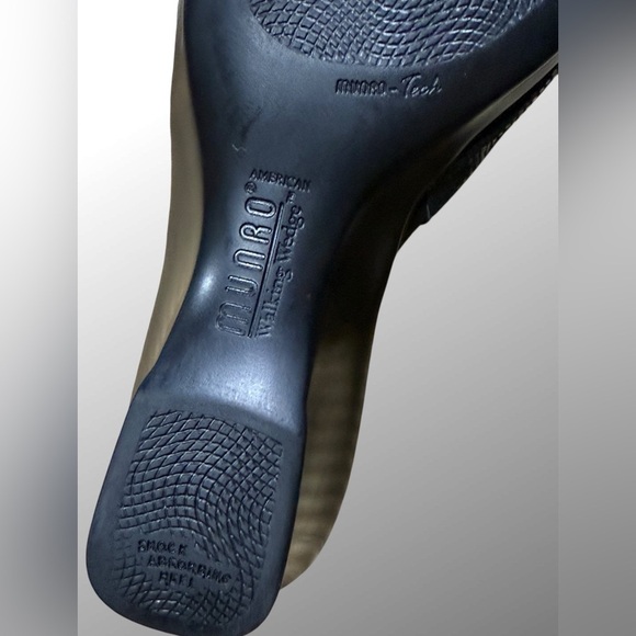 Munro American Walking Wedge Size 10 in Black - Picture 10 of 16
